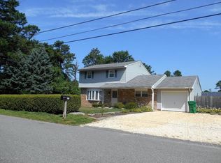 609 Wellington Ave, Toms River, NJ 08757
