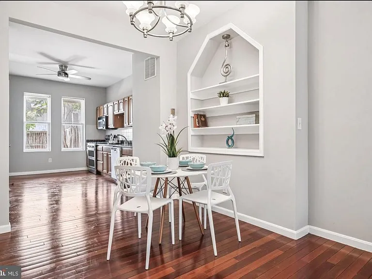 424 N Luzerne Ave — Photo 4