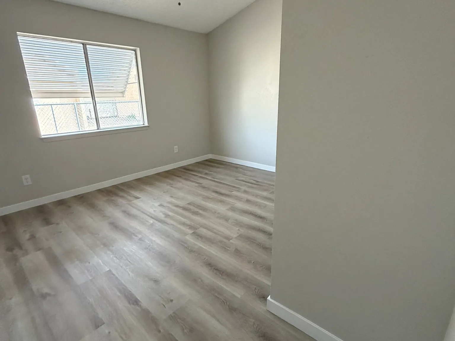 2 bed, 1050 sqft, $1,495 — Photo 4