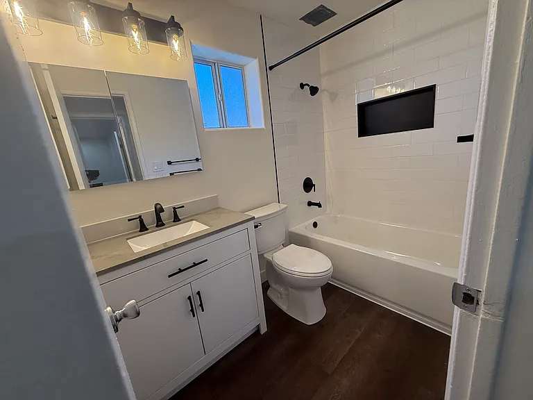 4674 Wilson Ave #4 — Photo 2