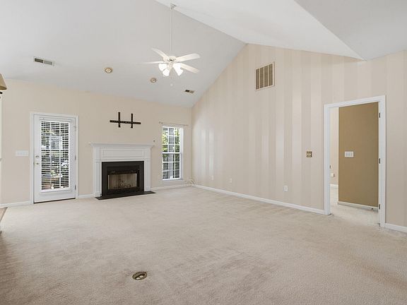 4th image of 10 Coachwhip Ct