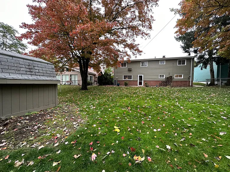 1374 Ranchland Dr — Photo 2