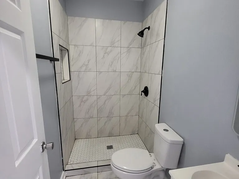 6040 S Rhodes Ave — Photo 5