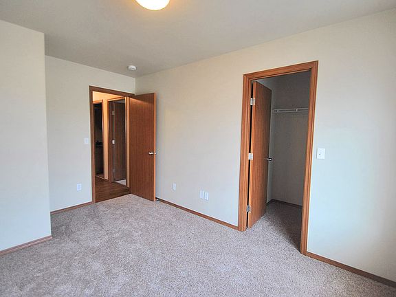 4th image of 10301 194th Ave E
