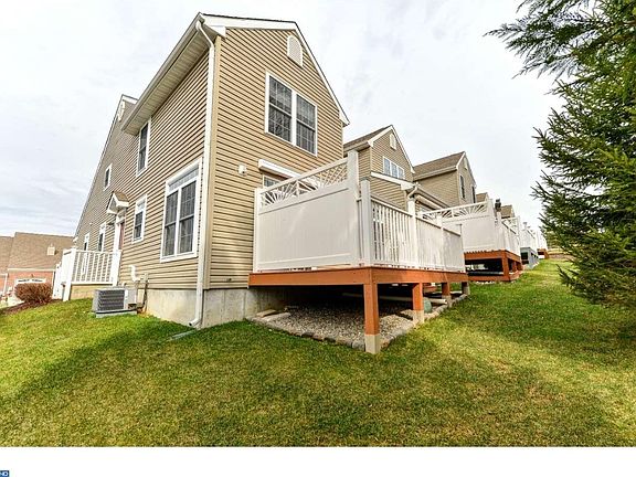 3rd image of 611 Beaver Falls Pl