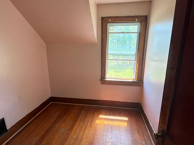 2120 Saint Louis Ave — Photo 11