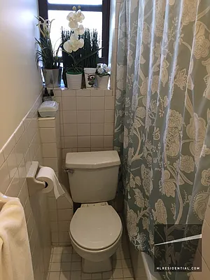 Rented by Highline Residential | media 28