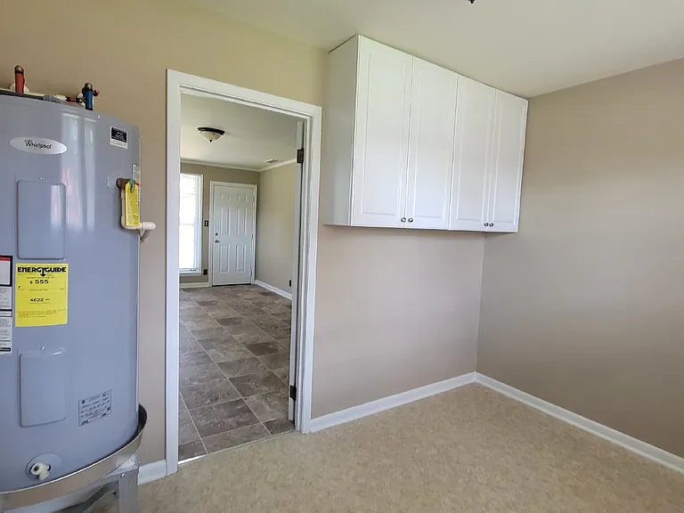 6408 Robinhood Ln NW — Photo 35