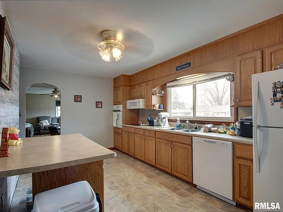 5th image of 916 N 36th St
