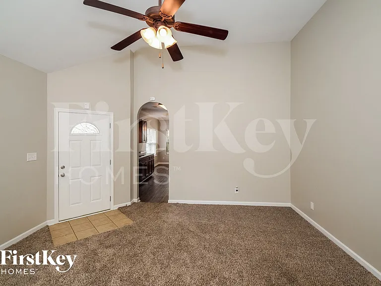 8229 Owen Park Dr — Photo 2