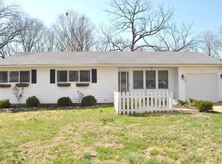 121 Embassy Ln, Saint Louis, MO
