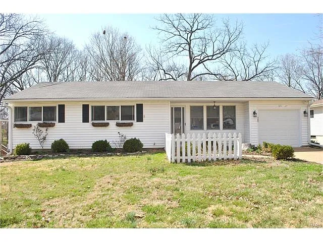 121 Embassy Ln photo 1