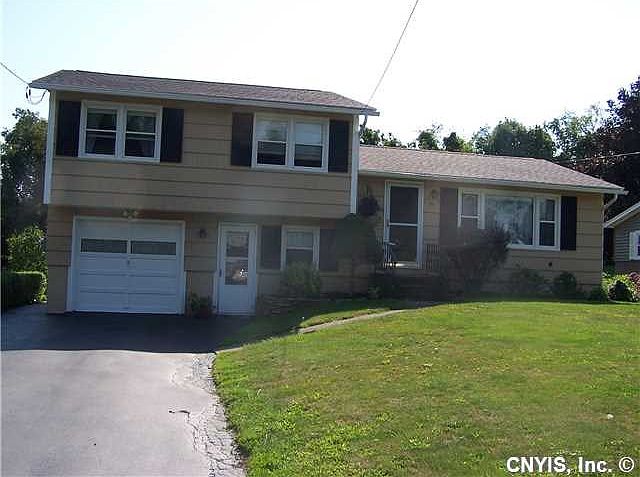 1st image of 211 Crestwood Dr