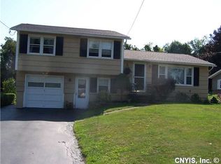 211 Crestwood Dr, Camillus, NY 13031