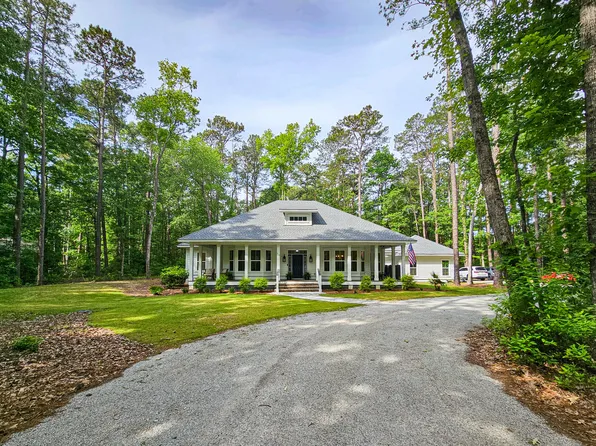 17 Blake Ln, Seabrook, SC 29940