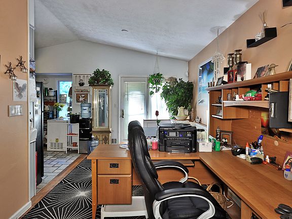 5th image of 3112 Octavia Ln