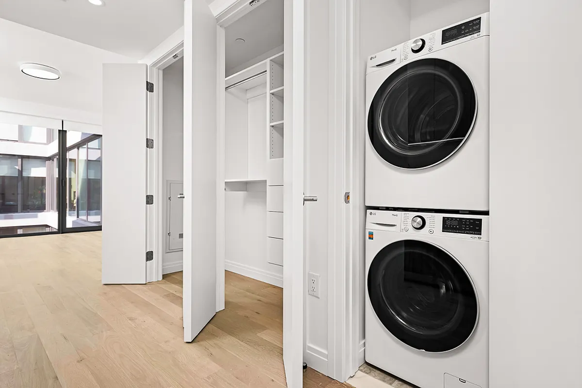 モーリーの部屋 255 Lorimer Street #766 in Williamsburg, Brooklyn | StreetEasy