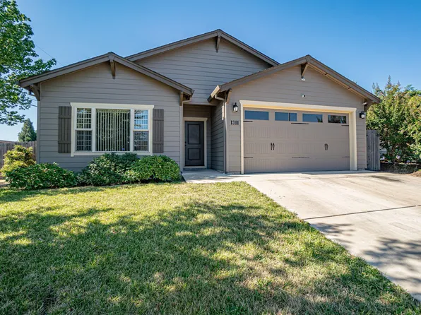 1311 Swayze Ln, Medford, OR 97501