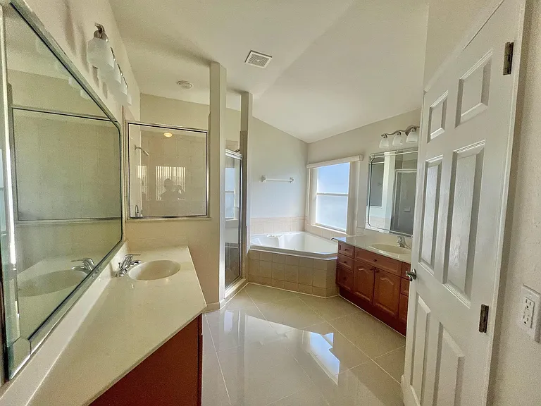 2370 Hinsdale Dr — Photo 23