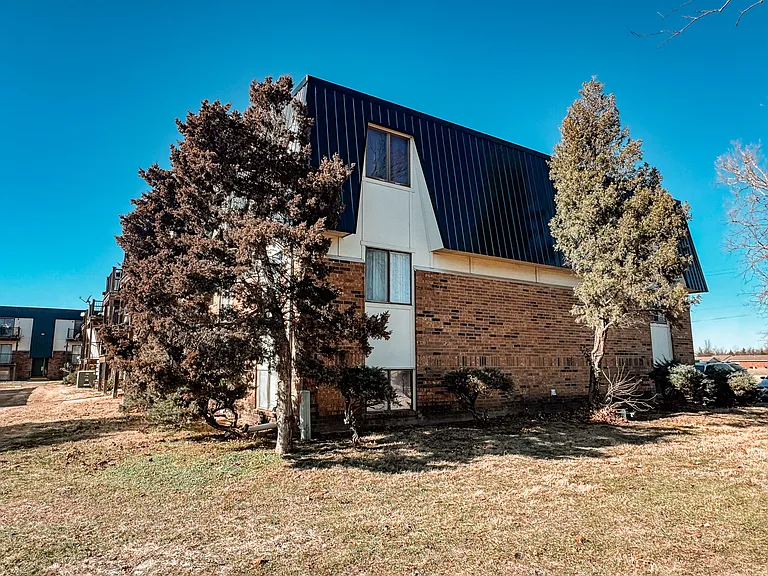 Prairie West Apartments — Photo 9