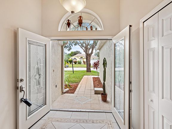 5th image of 1147 White Oak Cir