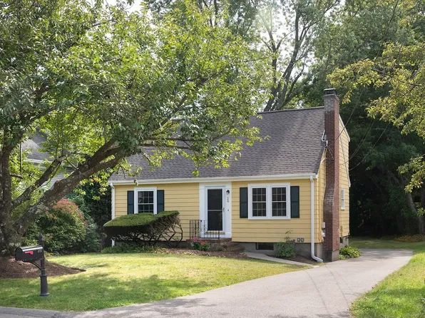 28 Middle St, Lexington, MA 02421