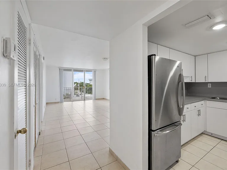 16710 NE 9th Ave #401 — Photo 1