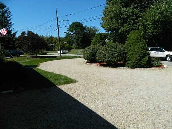 3rd image of 54 Holland Dr