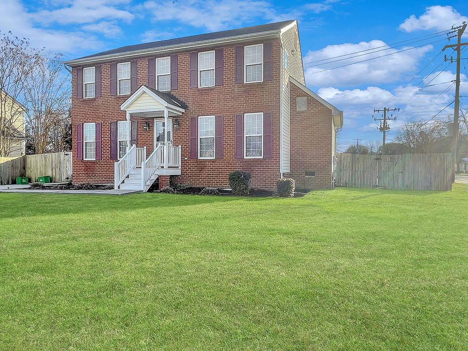 1st image of 301 Green Hollow Ln