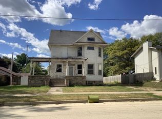 120 N Wooster St, Capron, IL 61012