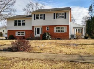 1180 Saint Davids Rd, Williamsport, PA 17701