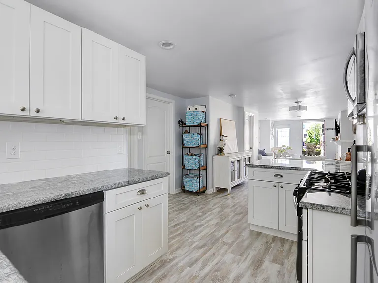 18 N Newark Ave #WINTER RENTAL — Photo 10