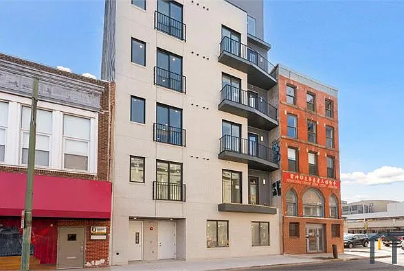 225 S 12th St — Photo 4
