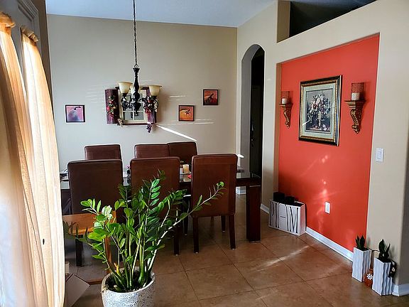 4th image of 16 Burnham Ln