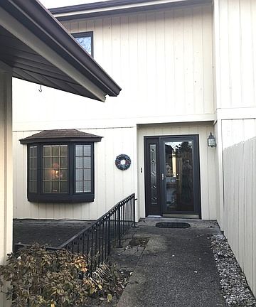 3rd image of 204 Bryant Circle Dr #2