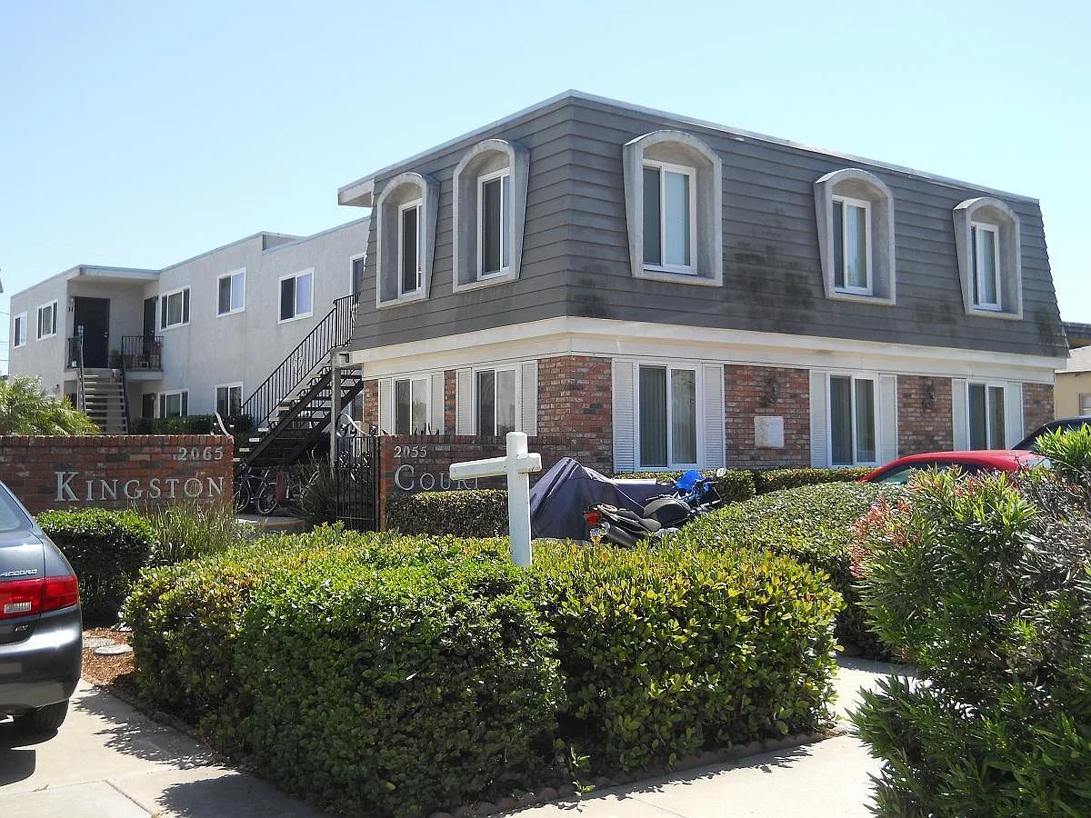 2 bed, $2,595 — Photo 1