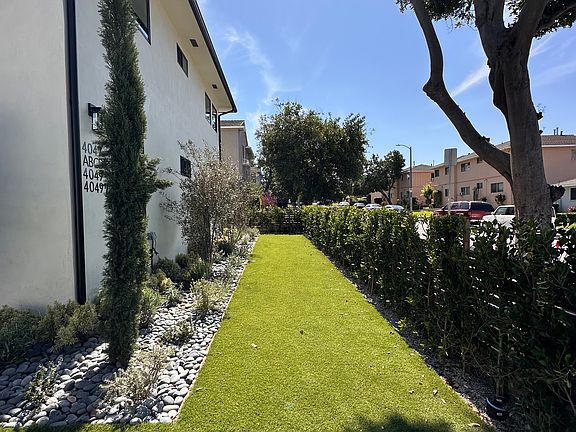 3rd image of 4049 Perlita Ave