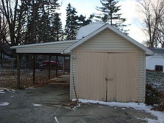 2nd image of 305 N Pearl St