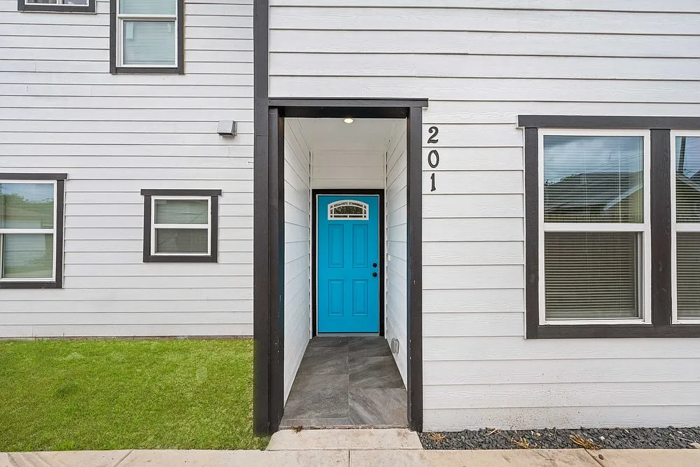 2 bed, 2.5 bath, 1000 sqft, $1,375 — Photo 3