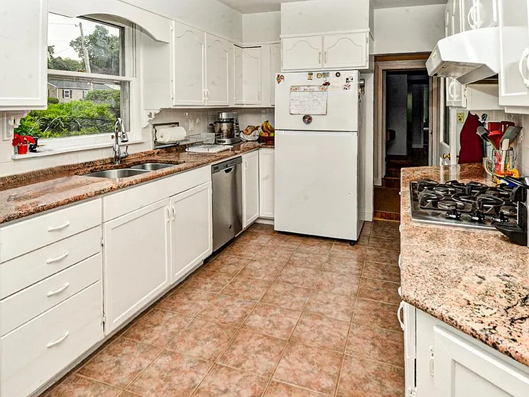 632 Shore Acres Dr — Photo 15