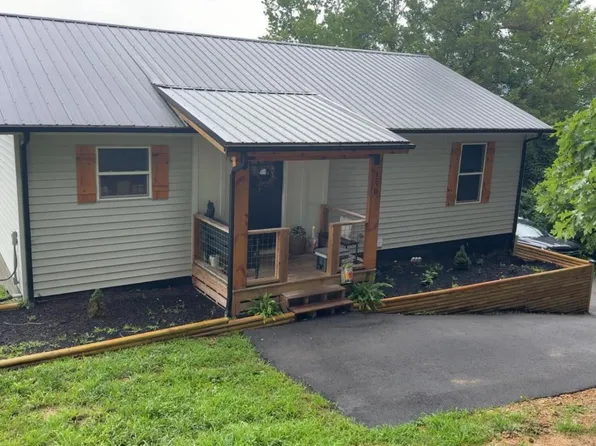 150 Hatmaker Ridge Rd, Jacksboro, TN 37757