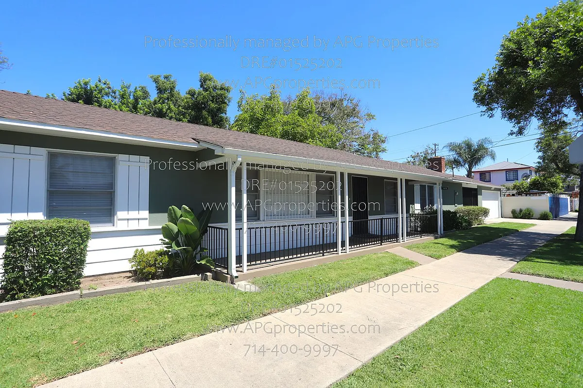 Building Photo - 919 W Wilshire Ave