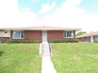 2715 Canterbury Ln, Rockford, IL 61101