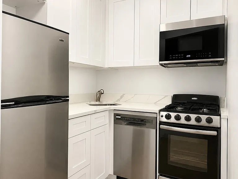 126 W 82nd St #1 — Photo 8