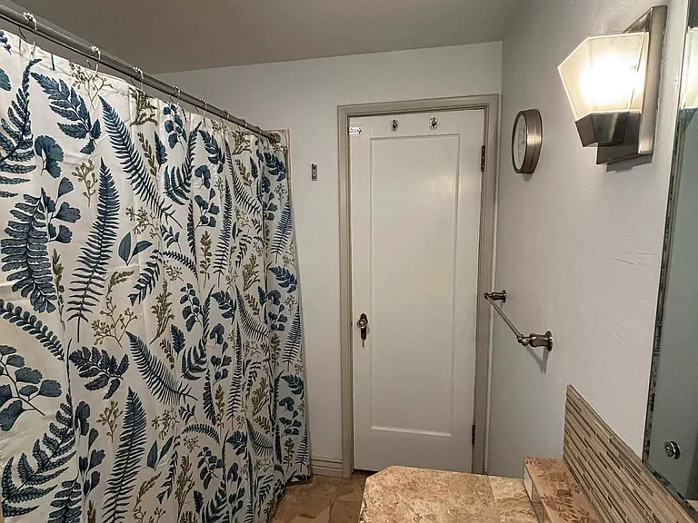 130 N Franklin Ave #1 — Photo 9
