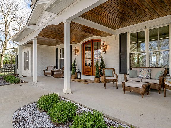 2nd image of 3288 Delong Rd