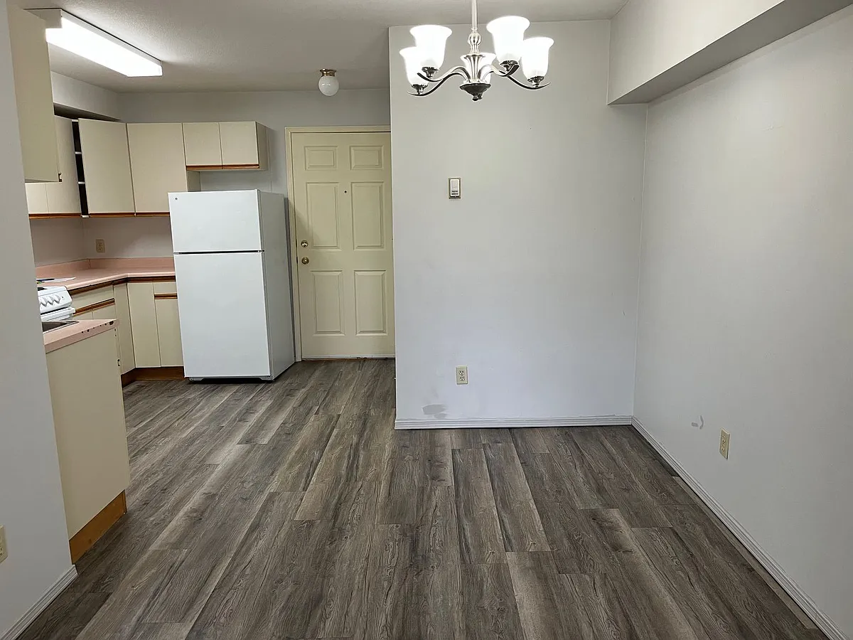 Building Photo - 5314 46th Ave #104