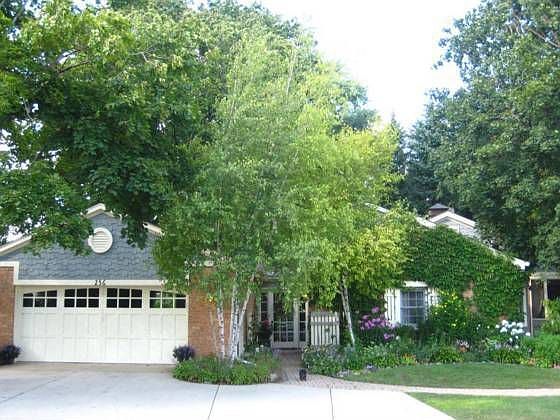 1st image of 236 Carriage Hill Cir