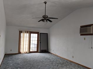 5191 Cheney Dr APT 8, South Beloit, IL 61080