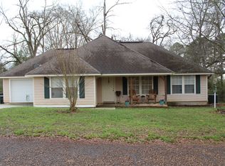 1062 Cotton St, Wesson, MS 39191